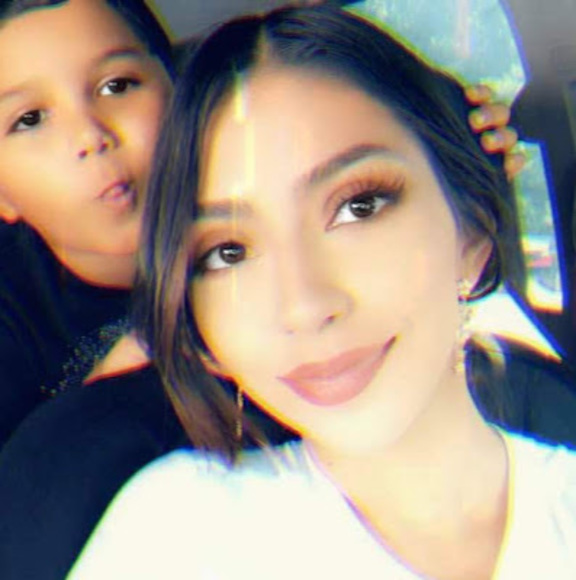 Meet your Posher, Monica - Picture 1 of 1